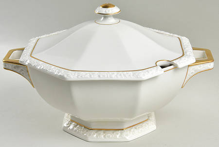 Gold Band (Maria, Thin Gold Band) Tureen &  Lid