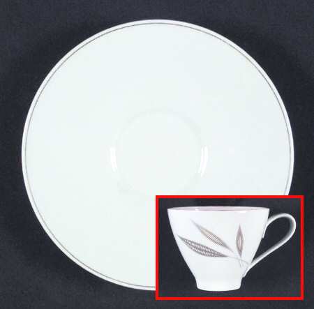 Goldene Blatter Flat Cup & Saucer Set