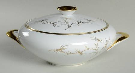 Golden Palm Round Covered Vegetable