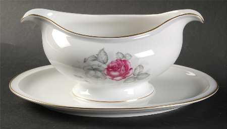 Gray Dawn Gold Gravy Boat with Attached Underplate