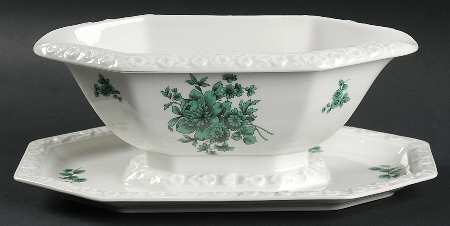 Greenhaven Gravy Boat with Attached Underplate