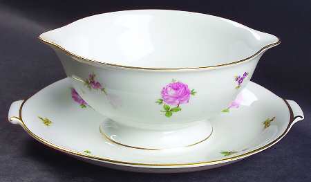 Hillside Gravy Boat with Attached Underplate
