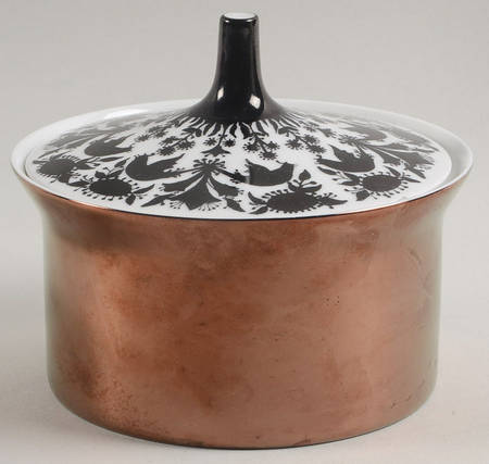 Hilton Round Box & Lid