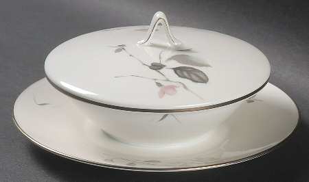 Japanese Quince (Platinum Trim) Sauce Boat with Attached Underplate & Lid