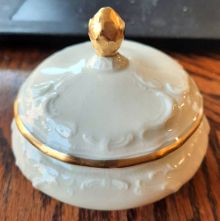 Jennifer 3" Round Box & Lid