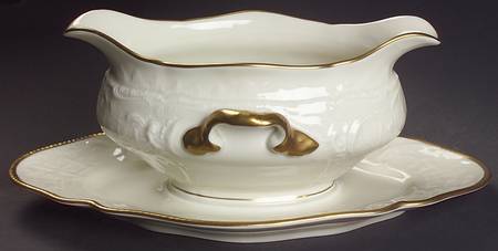 Jennifer Gravy Boat with Attached Underplate