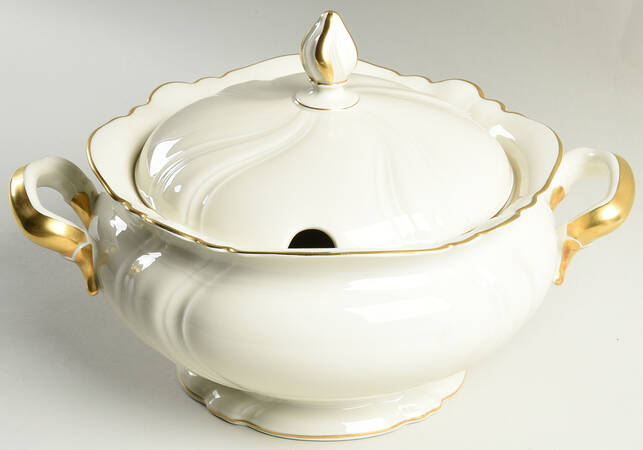 K2331-2331 (Viktoria Shape) Tureen &  Lid