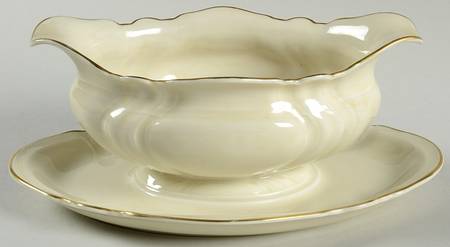 K2331-2331 (Viktoria Shape) Gravy Boat with Attached Underplate