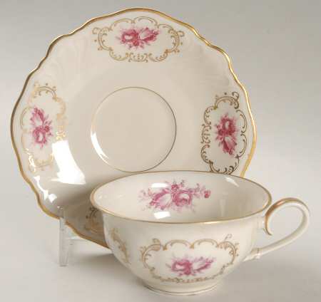 K2862 Flat Cup & Saucer Set