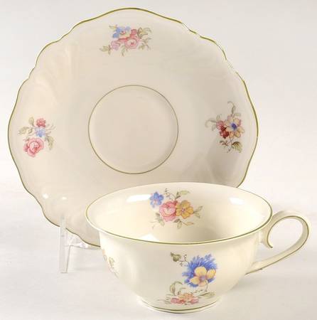 K2867 (Viktoria Shape) Flat Cup & Saucer Set