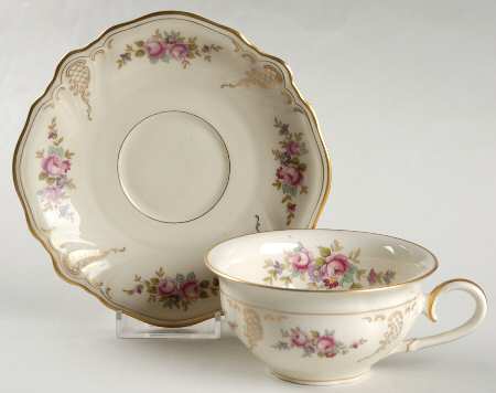 K2879 Flat Cup & Saucer Set