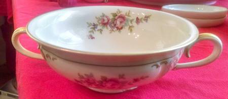 K2879 Footed Cream Soup Bowl