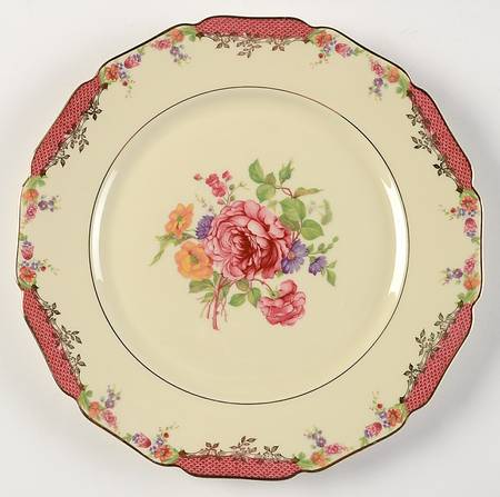 King's Rose (Cream Background, Scalloped) Luncheon Plate