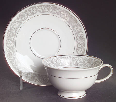 Leonardo Footed Cup & Saucer Set