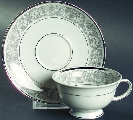 Leonardo Footed Demitasse Cup & Saucer Set