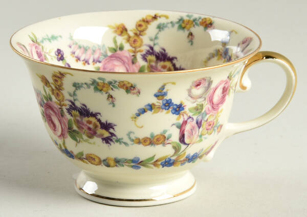 Linnie Lee Footed Cup