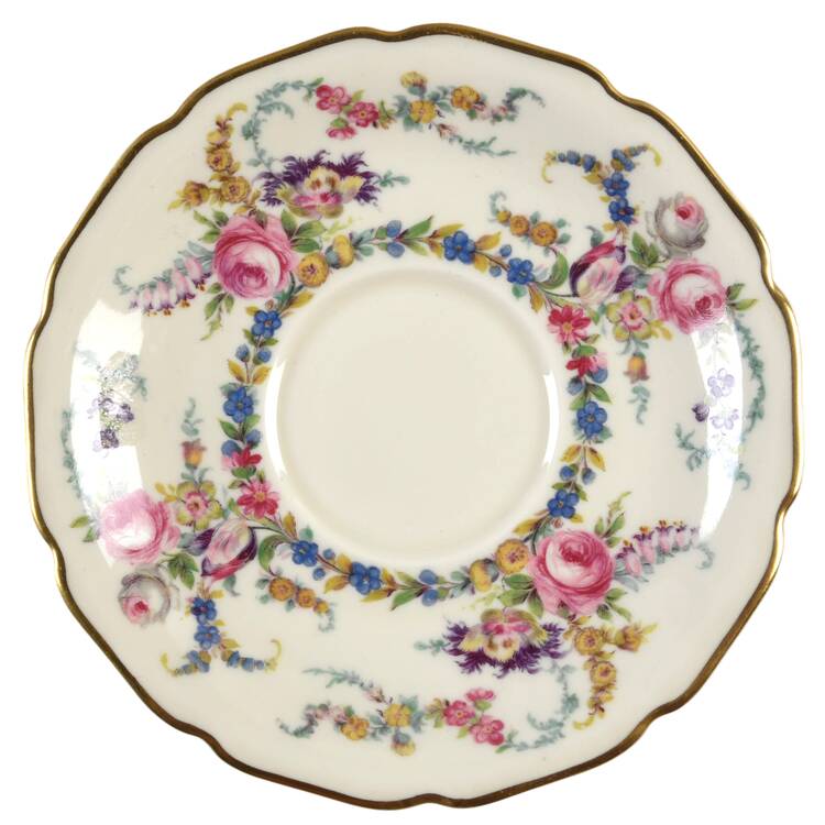 Linnie Lee Saucer