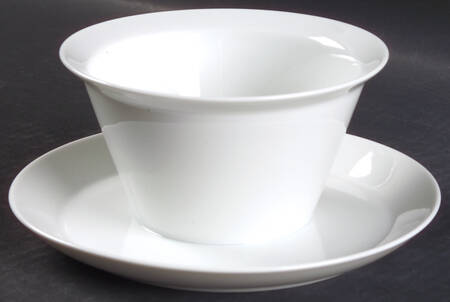 Linear Berlin White Gravy Boat with Attached Underplate