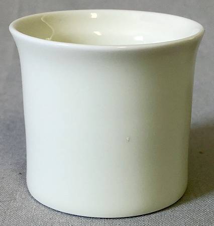 Linear Berlin White Single Egg Cup