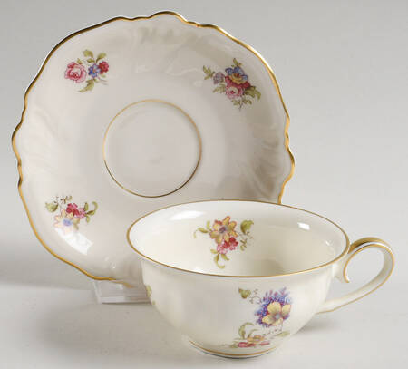 Lombul Gold (Gold Trim) Flat Cup & Saucer Set
