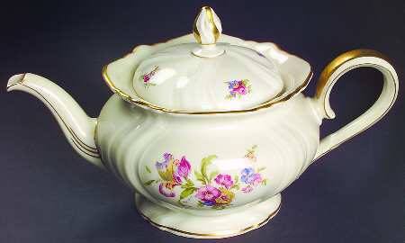 Lombul Gold (Gold Trim) Teapot & Lid