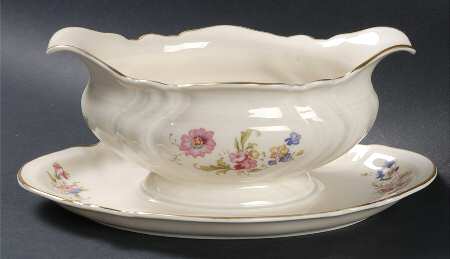 Lombul Gold (Gold Trim) Gravy Boat with Attached Underplate