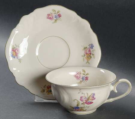 Lombul (Green Trim) Flat Cup & Saucer Set
