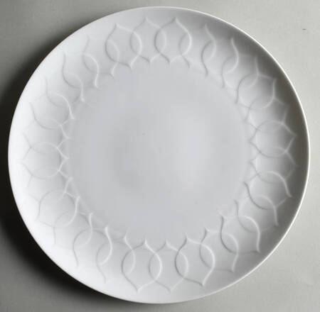 Lotus White Round Torte Plate