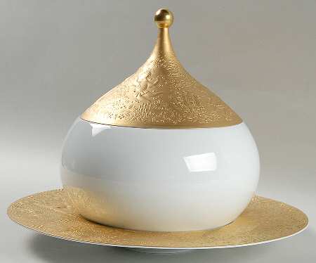 Magic Flute Gold (Sarastro) Round Covered Vegetable with Underplate