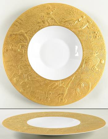 Magic Flute Gold (Sarastro) Underplate for Round Covered Vegetable