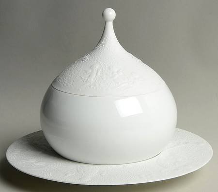 Magic Flute White Round Covered Vegetable with Underplate
