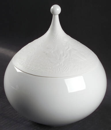 Magic Flute White Round Covered Vegetable