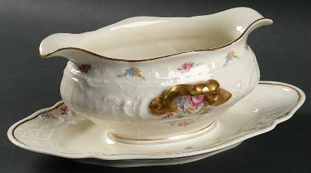Marianne Gravy Boat with Attached Underplate
