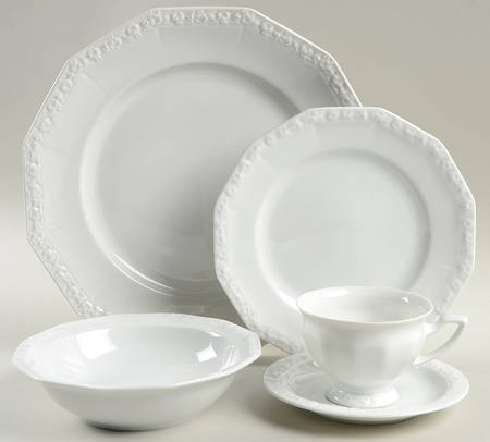 Maria White (12 Sided) 40 Piece Estate Set