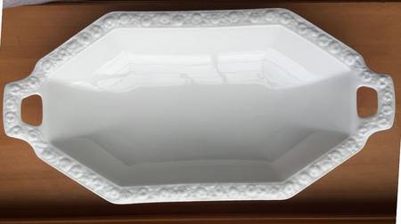 Maria White (12 Sided) 17" Oval Vegetable Bowl