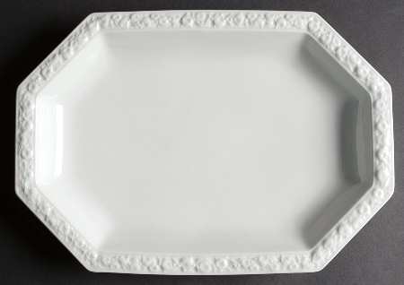 Maria White (12 Sided) 13" Oval Serving Platter