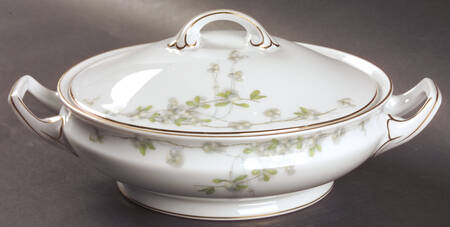 Mistletoe (Gold Trim) Round Covered Vegetable