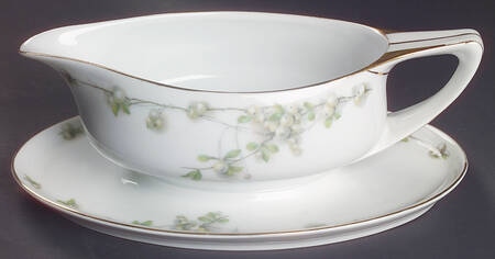 Mistletoe (Gold Trim) Gravy Boat with Attached Underplate