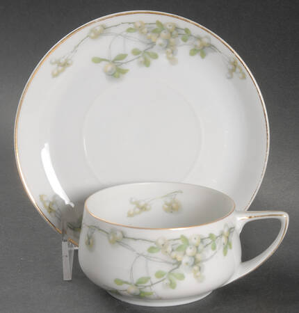 Mistletoe (Gold Trim) Flat Cup & Saucer Set