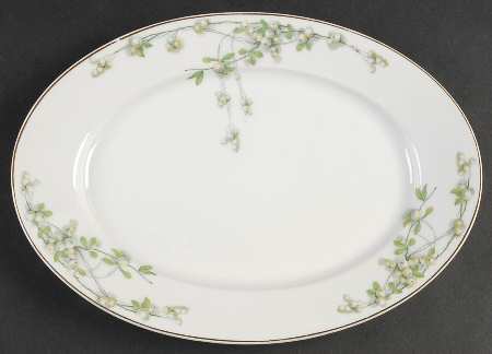 Mistletoe (Gold Trim) 10" Oval Serving Platter