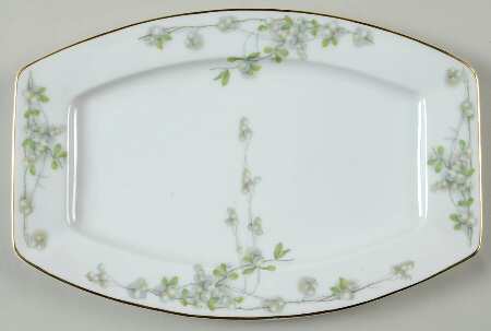 Mistletoe (Gold Trim) 10" Oblong Serving Platter