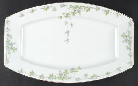 Mistletoe (Gold Trim) 12" Oval Serving Platter