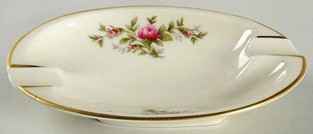 Moss Rose (Pompadour, Ivory Body, Off Center) 5" Oval Ashtray