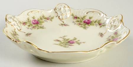 Moss Rose (Pompadour, Ivory Body, Off Center) Pierced Bon Bon
