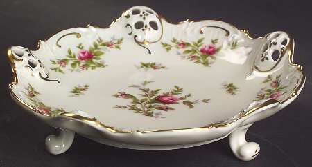 Moss Rose (Pompadour, Ivory Body, Off Center) Pierced 3 Toed Bon Bon