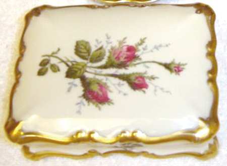 Moss Rose (Pompadour, Ivory Body, Off Center) Cigarette Box & Lid