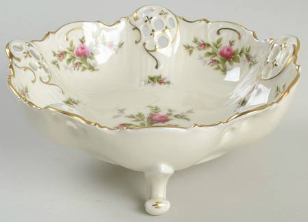 Moss Rose (Pompadour, Ivory Body, Off Center) Pierced 3 Toed Bon Bon