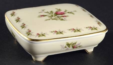 Moss Rose (Pompadour, Ivory Body, Off Center) Cigarette Box & Lid