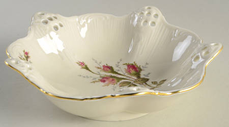 Moss Rose (Sans Souci, Ivory) Pierced 3 Toed Bon Bon