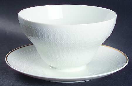 Motif Gold Band Round Gravy Boat/Attached Underplate